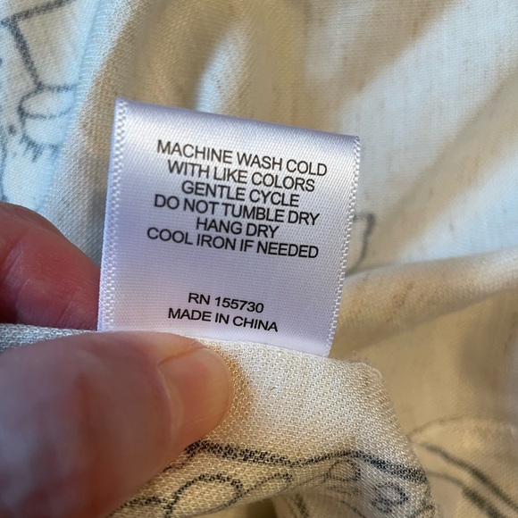 Jane + Delancey Giraffe Novelty Print Short Sleeve Button Down Shirt Top Size M - Picture 8 of 8